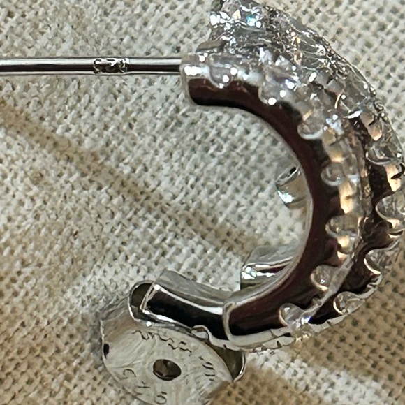 NWT Neo Relique Sterling Silver Crystal Huggie Cage Earrings - Picture 4 of 11